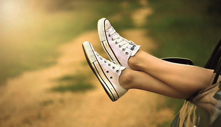 What Are the Benefits of Wearing Canvas Shoes?